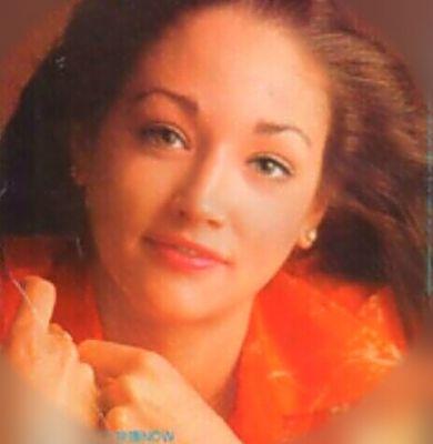 just a fan page for @OliviaHusseyLA because I love her ❤ and she was amazing in Romeo and Juliet movie :) follow for amazing photos of her :3