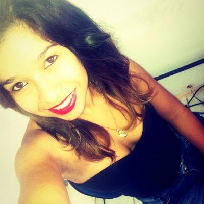 Eu sou apenas mais uma pessoa tentando realizar seus sonhos e objetivos.