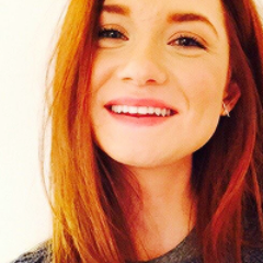 savemefromthat's profile picture. |hogwarts will be my place forever|