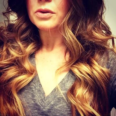 Marketing professional | wife | dog mom | food and wine lover | fashion and beauty enthusiast | believes laughter is the best medicine ✌️