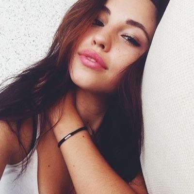 Alicerpghnu's profile picture. 18 ans // droit // Ancienne petite amie de Matt je me suis trompé d'@ je sais