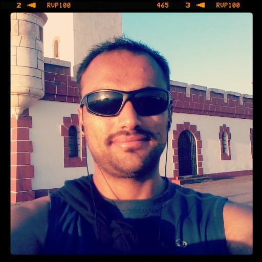 Ovallino de nacimiento, Serenense-Coquimbano por las cosas de la vida, hincha a morir de la @udechile viro a la derecha