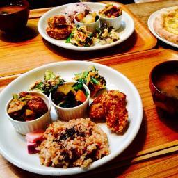 朝起きたら「今日のゴハンなににしよう…(汗)」って思っているあなたに^^それならとりあえずフォローしてみません?けっこう役にたっちゃうかも!?