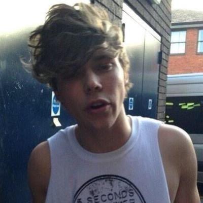_ashtonrpghys's profile picture. 
