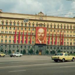 Comrade_Cheapra's profile picture. Εναλλακτικός ψαγμένος προβληματισμένος συνειδητοποιημένος καραφλομαλλιάς με φουλάρι, αναγνώστης Αυγής και Ελεύθερης Ώρας