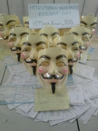 MaskAnon_BDG's profile picture. Jual topeng V for Vendetta #Anonymous murah di bandung. COD Daerah Lembang dan Utk daerah lain lewat JNE. | CP/WA ➡ 089639902197 | PIN ➡ 586E946B