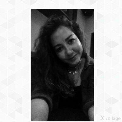 taniacalaca's profile picture. 