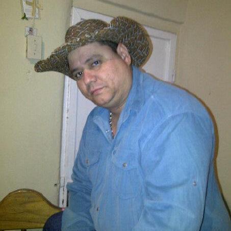 homerovelasquez's profile picture. Solo chicas para chatear y algo mas aqui les dejo mi ping 22eafeee