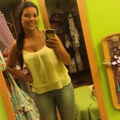 Sanluqueña del 93. Rociera por derecho... Donde hay fiesta, alli estoy yo! Aux. de enfermería en Quirón Sagrado Corazón