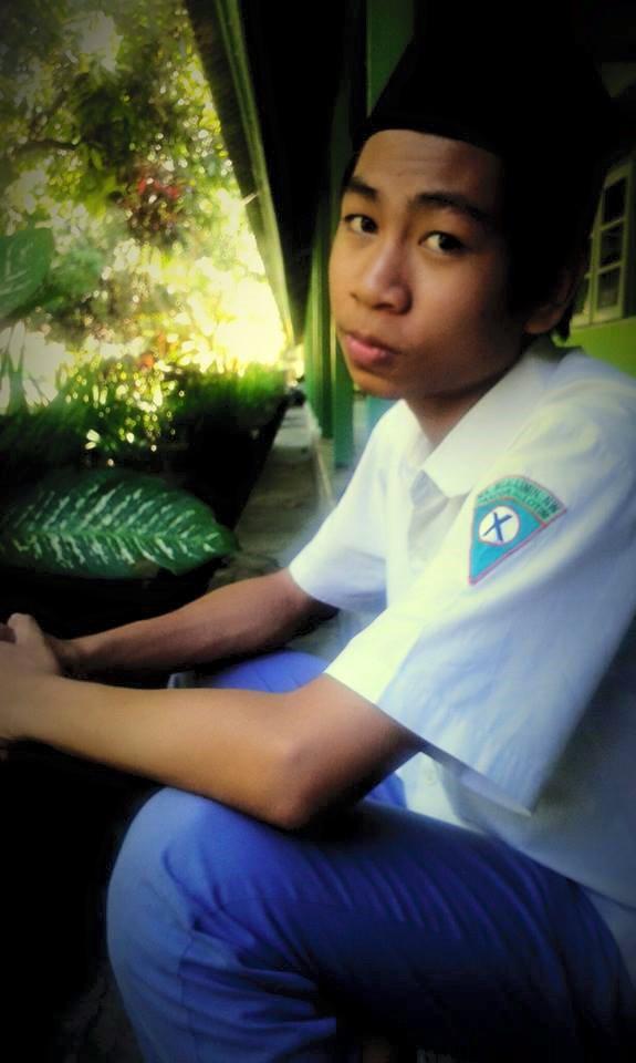 MajidRiizkiy's profile picture. miris sekaligus bangga.
miris : satu-satunya anak soleh indonesia yang cuma satu kali pacaran.
bangga : nurut sama orang tua #ecieeee