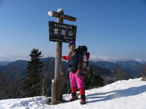 私は田舎で花を栽培しています。歌を愛し又。山を愛して健康増進で登山もします。忘れてならないのはお酒を愛して下手なギターを忘れた頃引っ張り出して簡単なオールデーィズを唄います。