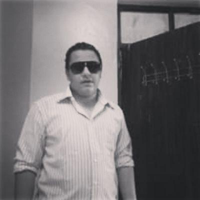 ba86776db5c641f's profile picture. my name is omer mustafa 
Im 16yeas old
Im soo funny 
I love football I love manchester united