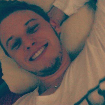 luan_gota's profile picture. Eu tenho habilidade de fazer histórias tristes virarem melodia ♪♫