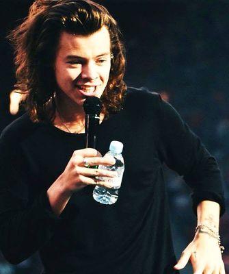 if Harry Styles is the distraction then I wanna be distracted forever. x