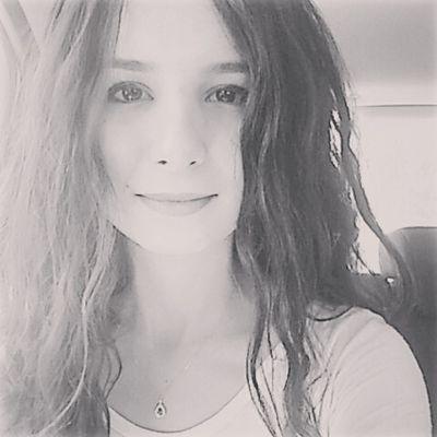 _esravarol's profile picture. Biri çikolata mı dedi??