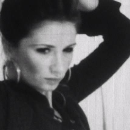 Ballerine, 37 anos, Advogada Empresarial & Consultora de Investimentos Imobiliários.