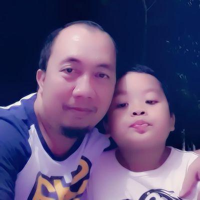 dhedyb's profile picture.