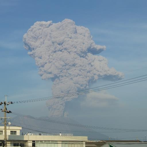 法務局への土地、建物の不動産登記手続きに関する手続き、境界確定、測量等を業務としています。
仕事の事、日常風景などを発信しています。

【FB】https://t.co/9q9JiklAa7
📪https://t.co/ygQ9cmcm6n