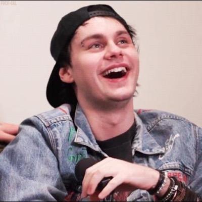 i named a star michael and i wanna be noticed so can you help me and rt this and tag him https://t.co/8MTLtL3Pbp ?