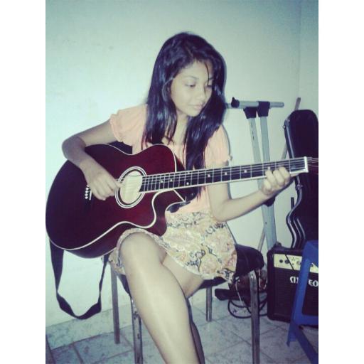 17 anos, Cristã! Amo cantar! Amo animais! ♥