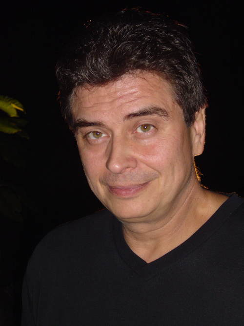 Director/Cameraman & Labor Coordinator for Digital Monkey Prod.. Native Colombian... Healthy Living... Former Ballet Dancer and Divorced Father of 4 Angels!