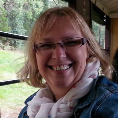 craftyknights's profile picture. Loves reading, travel and making stuff