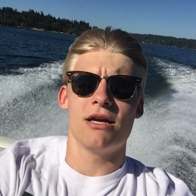 Coop_Man123's profile picture. Let the oldschool get the new ball.