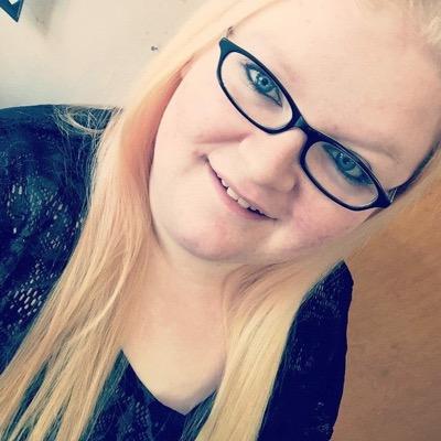 ohhiitsmagicc's profile picture. saint louis. lesbian. 21.