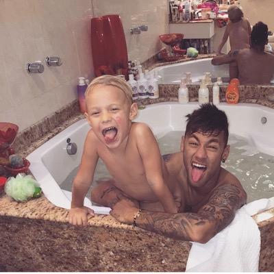 Sobre o amor que eu sinto pelo Júnior? É algo inabalável! @neymarjr ❤ fc criado dia 15/11/2012