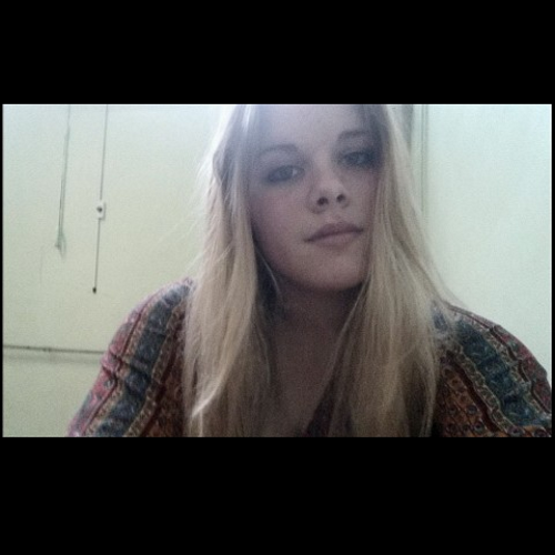 Demxns_Alxne's profile picture. Fille inintéressante aux envies suicidaires. [Masochiste.]