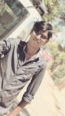 selvaa_07's profile picture. 