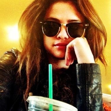 Saiba tudo sobre a cantora e atriz, Selena Gomez.