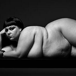 デブ専ブログを運営しているデブ専男です。体重90~130くらいがタイプで、太った女性しか異性として見れません。デブ専の中でもブス好きで体臭マニアとかなりマニアックな変態。