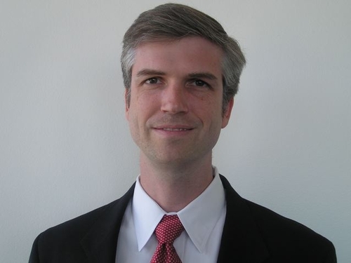 I'm an Alabama lawyer who helps consumers fight back against abusive debt collectors and I help veterans receive benefits.  Proud dad of 3.  LA Lakers fan.