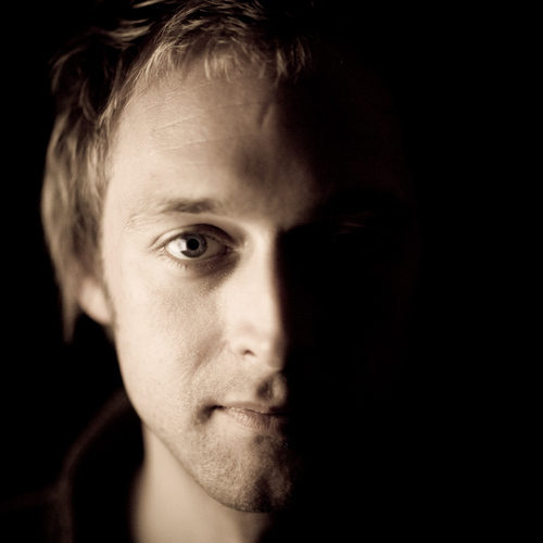 DaveCowshed's profile picture. Obsessive.Compulsive.Insomniac. Music Producer. Tech addict. Coffee connoisseur. Creative Director of Superhet. Music⇔Fashion