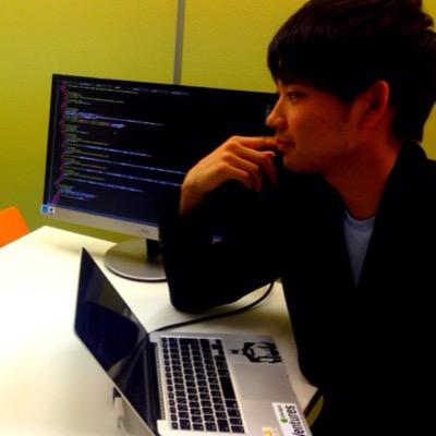 たまにプログラミングの講師したり、就活のお手伝いしたり、仲良くなったり。一応大学3年生。 趣味/サッカー/フットサル フットサルの声が掛かればどこでも飛んで行きます✨