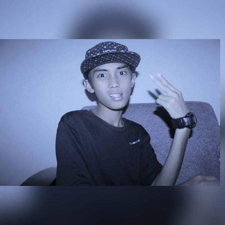 dikasweat21's profile picture. 