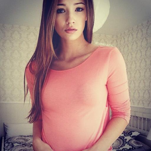 Alice_rpgmbr's profile picture. Barmaid | 19 yo