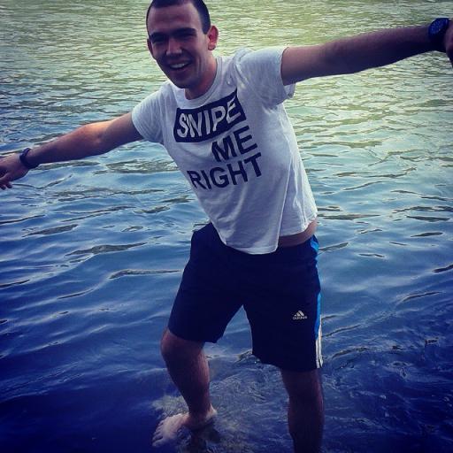 alinrz's profile picture. 