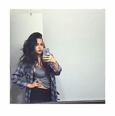 aliyahrpgmbr's profile picture. G pas dbio donc faut m'aider a en trouver une les copains