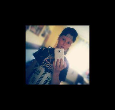 nickneidhardt's profile picture. Nick•Fussballer•verletzt
snapchat:princenick26
instagram:cherrrrycolaa
youtube:mr. neid