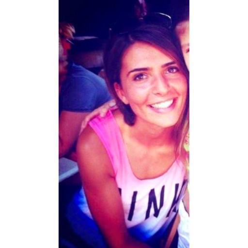 @merveaydin90 Hayat hiç bir zaman hiç bir şeye karşı pes etmemektir.