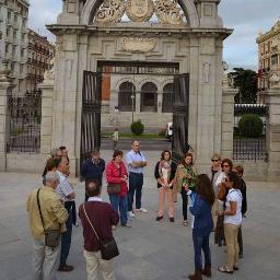 Rutas temáticas culturales, visitas guiadas a museos, exposiciones... Excursiones.
Licenciados en Historia del Arte e Historia.
https://t.co/cnv9Y6Z0UP