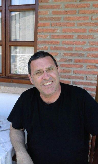 jlibarzabal's profile picture. Bakarka ezin da... eta gainera ez da posible