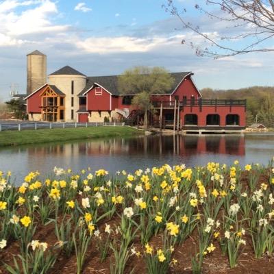 Welcome to Fishermen's Inn, an upscale wedding and special event venue located in the western suburbs of Chicago.