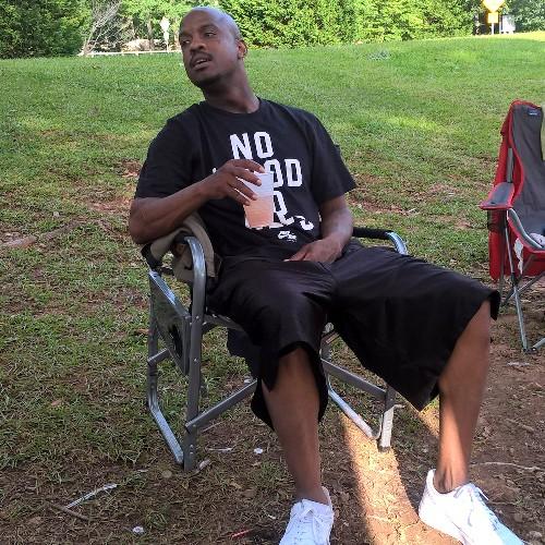 Fuck_Yo_TL's profile picture. Honestly I don't give a fuck (Yes i do).. I think im the shit (But im not).. Im not funny (Yes the fuck I Am)..What's your Girlfriend Name?