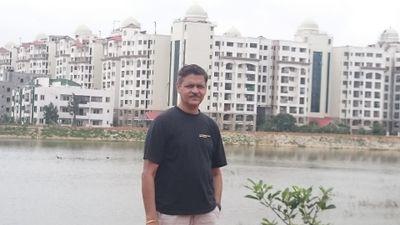 Loves traveling, Photography, Driving, Eating, Reading Biography n Contemporary politics. Hates Right & Left wings Prefers Centrist & Humanist approach.