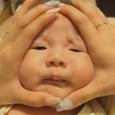 Vov この前足の赤い斑点 の正体を突き止めに皮膚科へ 広島の病院で 紫斑病かも知れないから帰ったら検査するように言われて来たんです って言ったら鼻 で笑われ 大丈夫ですよ 単純性紫斑って言ってストレスとか成人女性に多いんです と