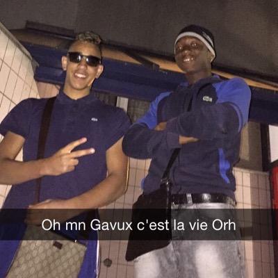 on déboule par derrière que si c'est ta mère qui nous invite