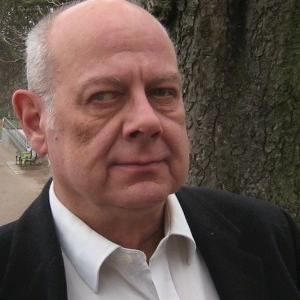 OleGrosen's profile picture. Journalist. Skriver om mangt og meget. Bl.a. om samspillet mellem mænd og kvinder.